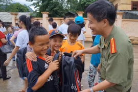 Nối tình thương, lại mong nối một cây cầu