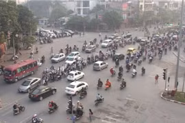 Hà Nội sẽ thu hồi phù hiệu các hãng taxi không đủ 50 xe