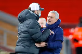 HLV Mourinho cay cú sau thất bại của Tottenham trước Liverpool