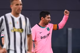 Messi và Barca bắt nạt Juve trong ngày Ronaldo vắng mặt