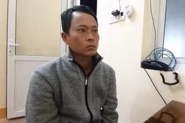 [Tin nhanh sáng 24-11-2022] Đối tượng truy nã về tội hiếp dâm bị tóm gọn trên xe khách
