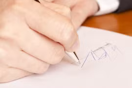 Rủi ro tiền tỷ khi ký khống giấy tờ giao dịch