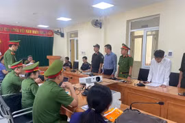Bắt Chi cục trưởng Chi cục Hải quan Cửa khẩu Xín Mần