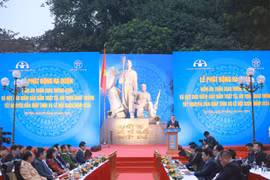 “Thượng tôn pháp luật để xây dựng văn hóa giao thông an toàn”
