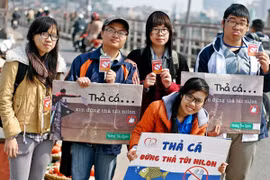 Trao "ngựa" cho Táo quân một cách văn minh