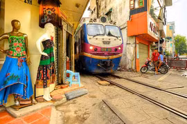 Ngắm Hà Nội từ… đường ray