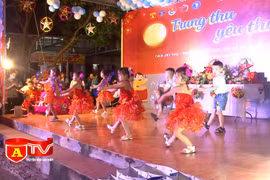 Công an Hà Nội mang Tết Trung thu đến với gần 1.000 em nhỏ