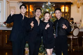Lý Nhã Kỳ đón Giáng sinh cùng bạn bè thân thiết