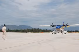 Ra mắt Phi đội DHC-6 và bàn giao về Lữ đoàn Không quân 954