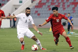 Tuyển Việt Nam sang UAE muộn nhất bảng