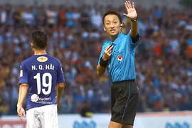 V-League đón "trọng tài rút thẻ đỏ nhanh nhất thế giới"