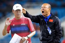 Đồng hương Shin Tae-yong "tuyên chiến" HLV Park Hang-seo