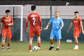 Tuyển Việt Nam trước áp lực 'có quà mang về'
