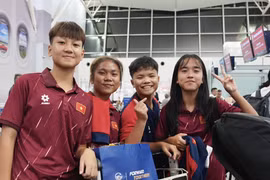 Các nữ tuyển thủ trẻ Việt Nam hứng khởi "du học" Đức