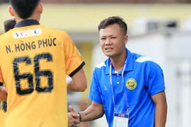 Thành Lương chia tay Hoà Bình FC sau 6 tháng nhậm chức HLV trưởng