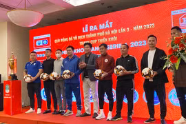 8 đội "phủi" tranh tài giải bóng đá vô địch Hà Nội 2023