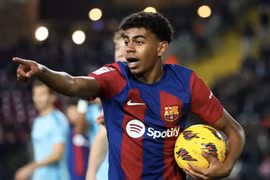 'Thần đồng' Yamal muốn trở thành huyền thoại ở Barcelona