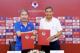 HLV Mai Đức Chung tái xuất ở tuổi 73, dẫn tuyển nữ Việt Nam đá SEA Games 33