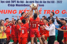 Toàn cảnh Lễ trao thưởng giải bóng đá học sinh THPT Hà Nội 2022