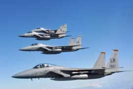 Mỹ cảnh báo sẵn sàng bắn hạ máy bay Nga và Syria