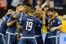 Messi nhảy Tango, Argentina vào chung kết Copa America