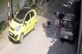 Nguy cơ chết người từ việc mở cửa xe ô tô bất cẩn gây tai nạn