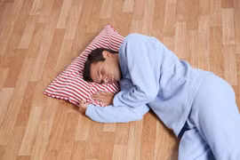 Mẹo hay để ngủ ngon khi bị mất điện giữa đêm hè nóng nực