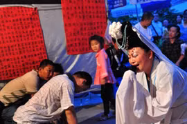 Bi hài nghề khóc thuê 