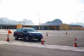 Nâng cao kỹ năng lái xe an toàn với Toyota Việt Nam