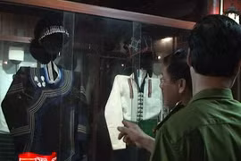Khánh thành nhà trưng bày trang phục truyền thống 