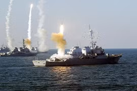 Ngày mai, chiến hạm Mỹ, Anh, Pháp dội bão lửa xuống Syria?