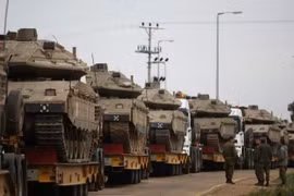 Israel tập trung lớn xe tăng và pháo binh đến dải Gaza