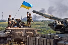 NATO sẽ cung cấp viện trợ quân sự cho Ukraine