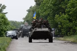 Tân tổng thống Ukraine tuyên bố tiếp tục chiến dịch quân sự ở miền Đông