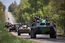 Ukraine dùng trực thăng, thiết giáp chiếm đài truyền hình Slavyansk 