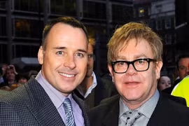 Danh ca Elton John sắp tổ chức đám cưới với bạn đời đồng tính