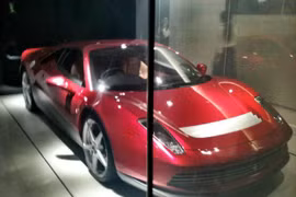 Rò rỉ hình ảnh về chiếc Ferrari được thiết kế riêng cho Eric Clapton