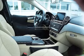 Mercedes-Benz MLC lộ ảnh chụp nội thất 
