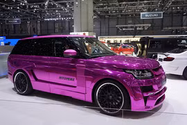 Loá mắt với ánh hồng rực rỡ của Range Rover