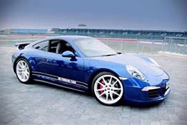Mãn nhãn với Porsche 911 phiên bản Facebook