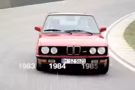 Trải nghiệm "dòng thời gian" của BMW M5