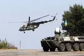 Tổng thống Ukraine cân nhắc cho phép hỗ trợ nhân đạo ở miền đông
