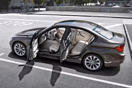 BMW 328i và 335i sẽ có giá từ 35.795 USD 