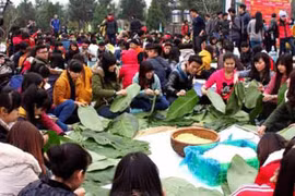 Gói 2.000 bánh chưng xanh tặng người nghèo ăn Tết