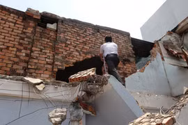 Đập phá tài sản của họ hàng, bị xử lý thế nào?