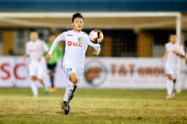 Chân sút nội thay nhau lập công