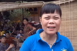 Bà Phạm Thị Phú xưng "cô", dặn khách đến "chữa bệnh" giữ trật tự