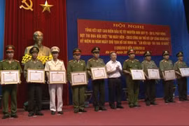 Công an thủ đô lập công dâng Bác
