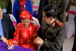 Tri ân các gia đình có công với Cách mạng
