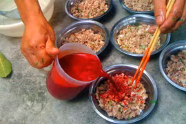 Vừa đầu năm đã có người mất mạng do ăn tiết canh